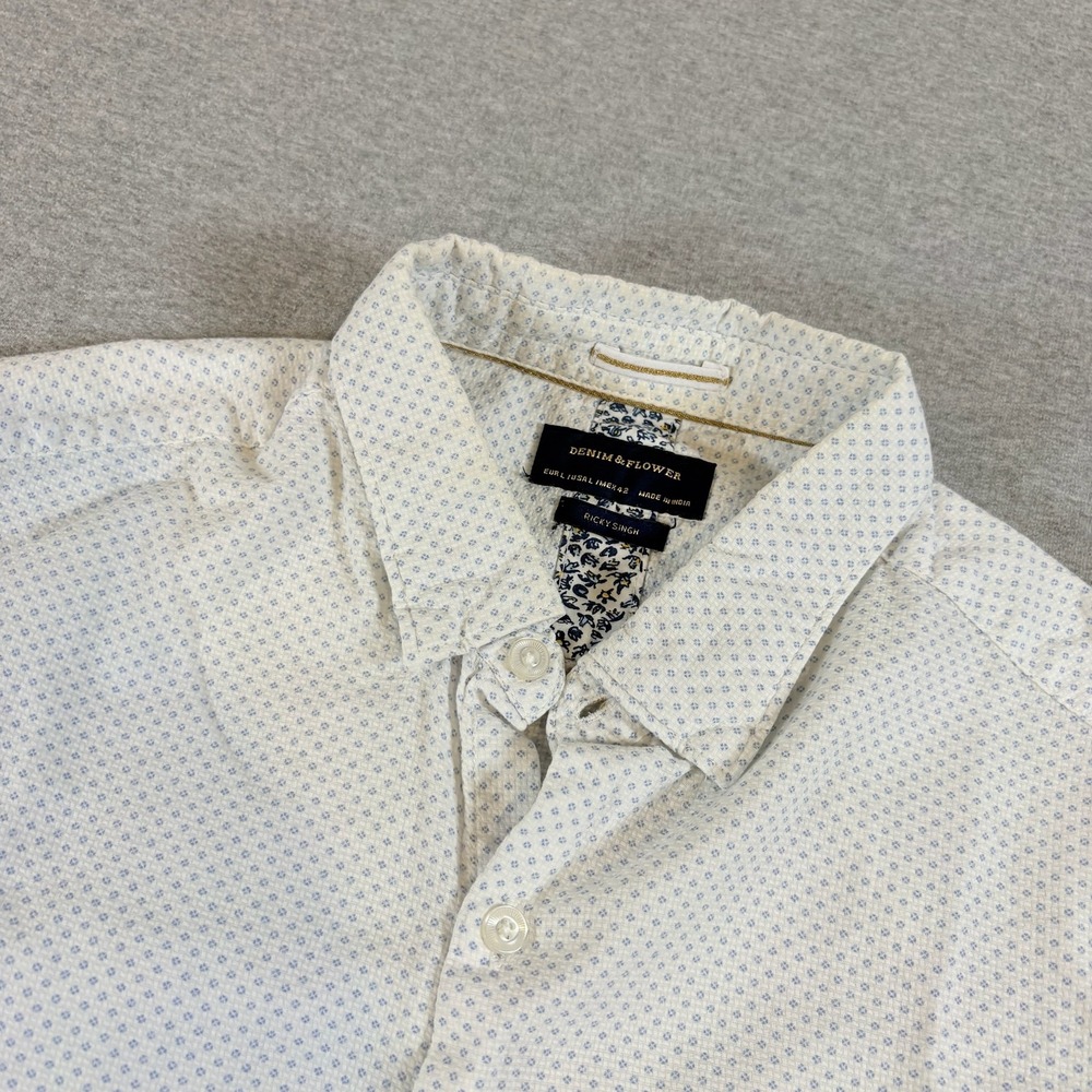 Denim & Flower Button Down Shirt Mens L Ricky Singh White Blue Short Sleeve